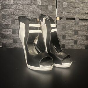 Beau + Ashe Black & White Platform Peep‑Toe Heels